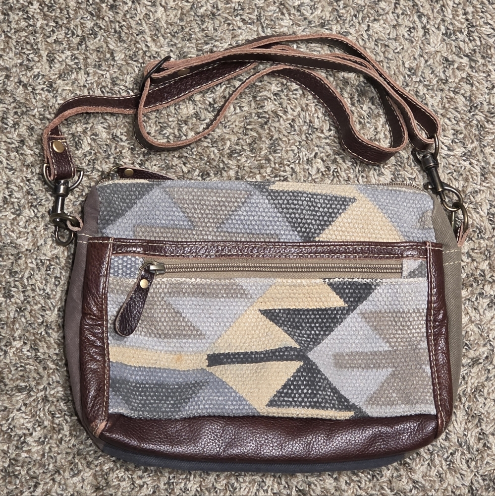 Myra Crossbody